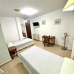Guest house H Vista Alegre 2*