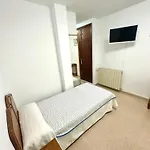 H Vista Alegre Guest house 2*